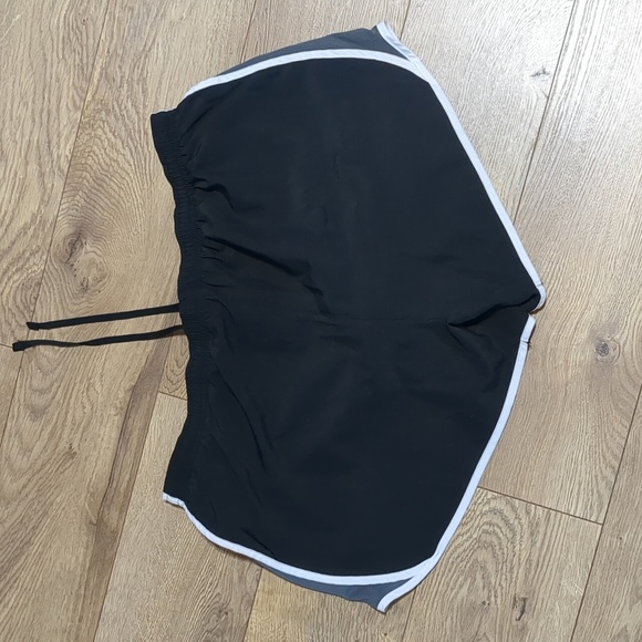 Nike Dri Fit Lined Running Gym Workout Shorts Black Women's Size Large - Picture 3 of 8